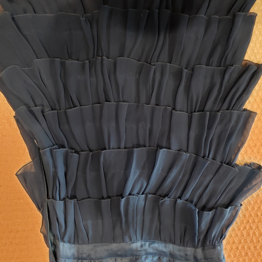 Dress - Picture 6 of 7